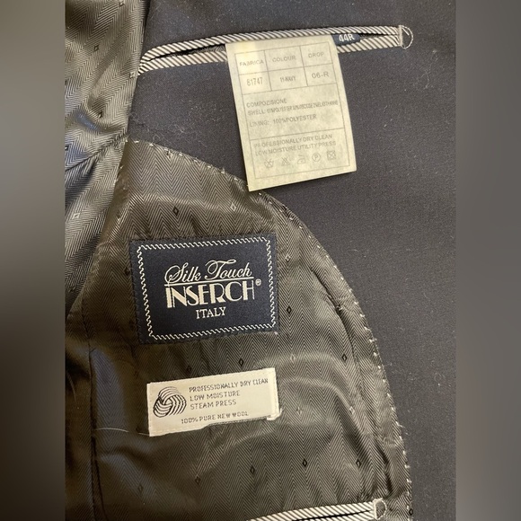 SILK TOUCH INSERCH ITALY
Blue Blazer with Notched Lapels and Wool-Blend Finish - Picture 7 of 9